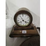 A mantel clock