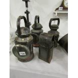 4 railway lamps