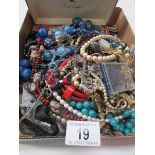 A mixed lot of costume jewellery