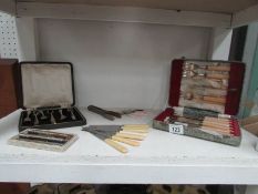 A mixed lot of cutlery including cased s