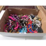 A mixed lot of costume jewellery