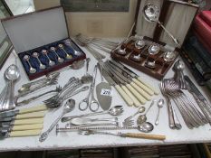 A mixed lot of cutlery including cased and boxed sets