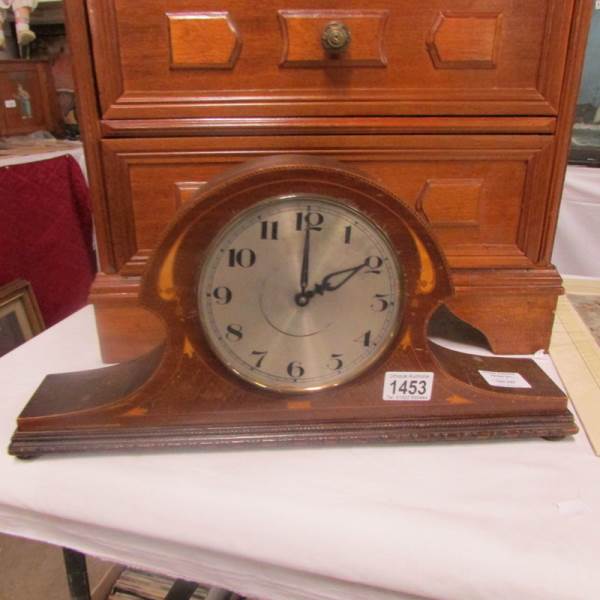 An Edwardian inlaid mantel clock