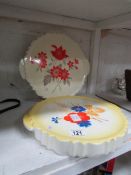 2 ceramic cake stands