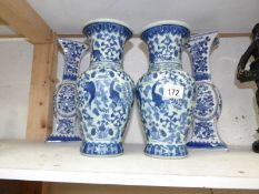 2 pairs of blue and white vases
