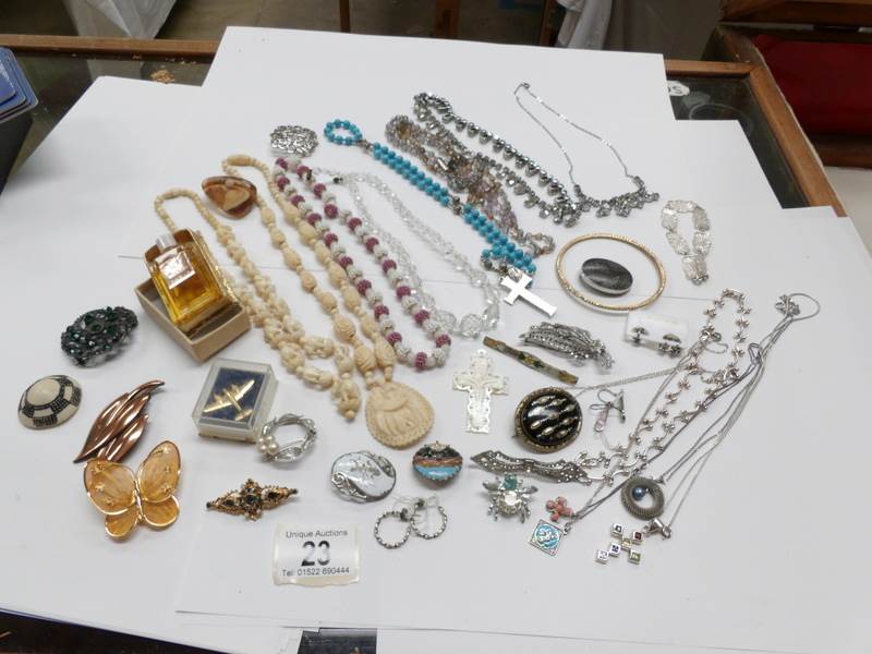 A mixed lot of jewellery including some silver