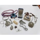 A mixed lot of jewellery including silver