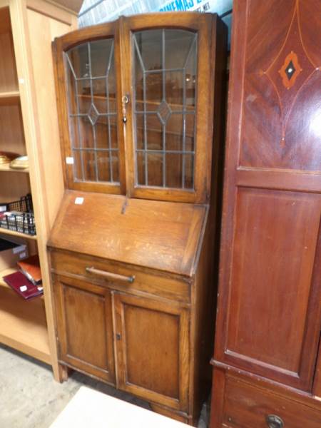 An oak bureau book case - Image 2 of 3