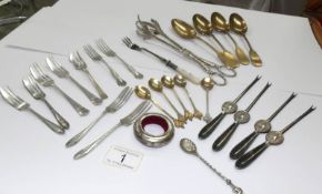 A mixed lot of plated cutlery