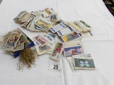 A mixed lot of cigarette and tea cards