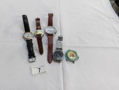 A mixed lot of watches