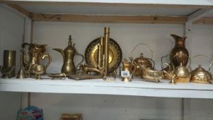 A mixed lot of brassware