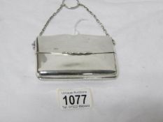 A silver purse, London 1907/08,