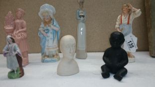 A mixed lot of figurines