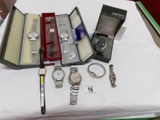 A quantity of wrist watches including 3 Seiko,