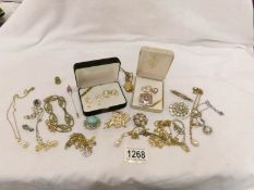 A mixed lot of costume jewellery