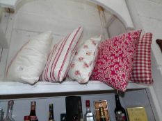 5 assorted cushions