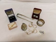 A mixed lot including earrings,