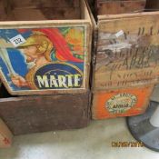 5 Advertising crates