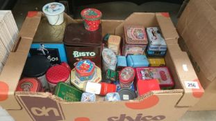 A large quantity of tins