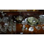 Group of glass items incl. decanters, centre bowl, drinking glasses etc.