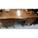 Mahogany Kneehole Dressing Table/Desk with 4 drawers on tapered legs, castors, 4ft w.