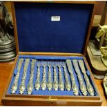 Silver Plate Fish Serving Set, in mahogany box, Kings Pattern Handles