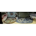 Group of 7 pottery and porcelain items – willow pattern fish strainer, Judy Greene fruit bowl,