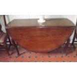 18th. C. mahogany double drop leaf table