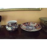 Two pieces of Imari ware
