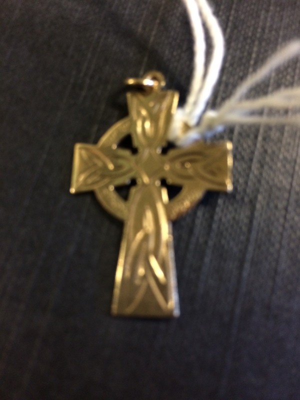 9ct. Gold Celtic cross. 5 gram.