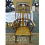 19TH CENTURY ELM AND BEECH WINDSOR CHAIR