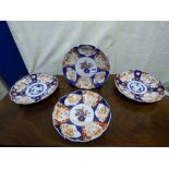 FOUR JAPANESE IMARI PLATES IN TYPICAL CO