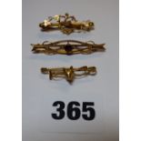 3 9CT GOLD BAR BACK BROOCHES FOXHEAD AND RIDING CROP AND SWEETHEART EXAMPLES 4.