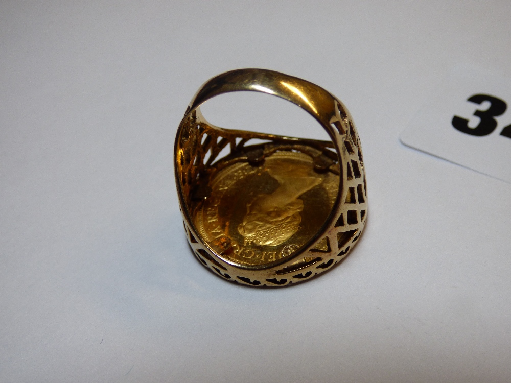 1978 FULL SOVEREIGN RING IN 9CT MOUNT SIZE S 13. - Image 2 of 3