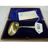 CASED HM SHEFFIELD SILVER PUSHER SPOON 1906