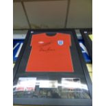 FOOTBALL MEMORABILIA 1966 WORLD CUP SIR GEOFF HURST AND MARTIN PETERS AUTOGRAPHED SHIRT PRESSED IN