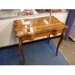 19TH CENTURY KINGWOOD AND FOLIATE MARQUETRY INLAID SERPENTINE TABLE  WITH GILT METAL MOUNTS 80CM W