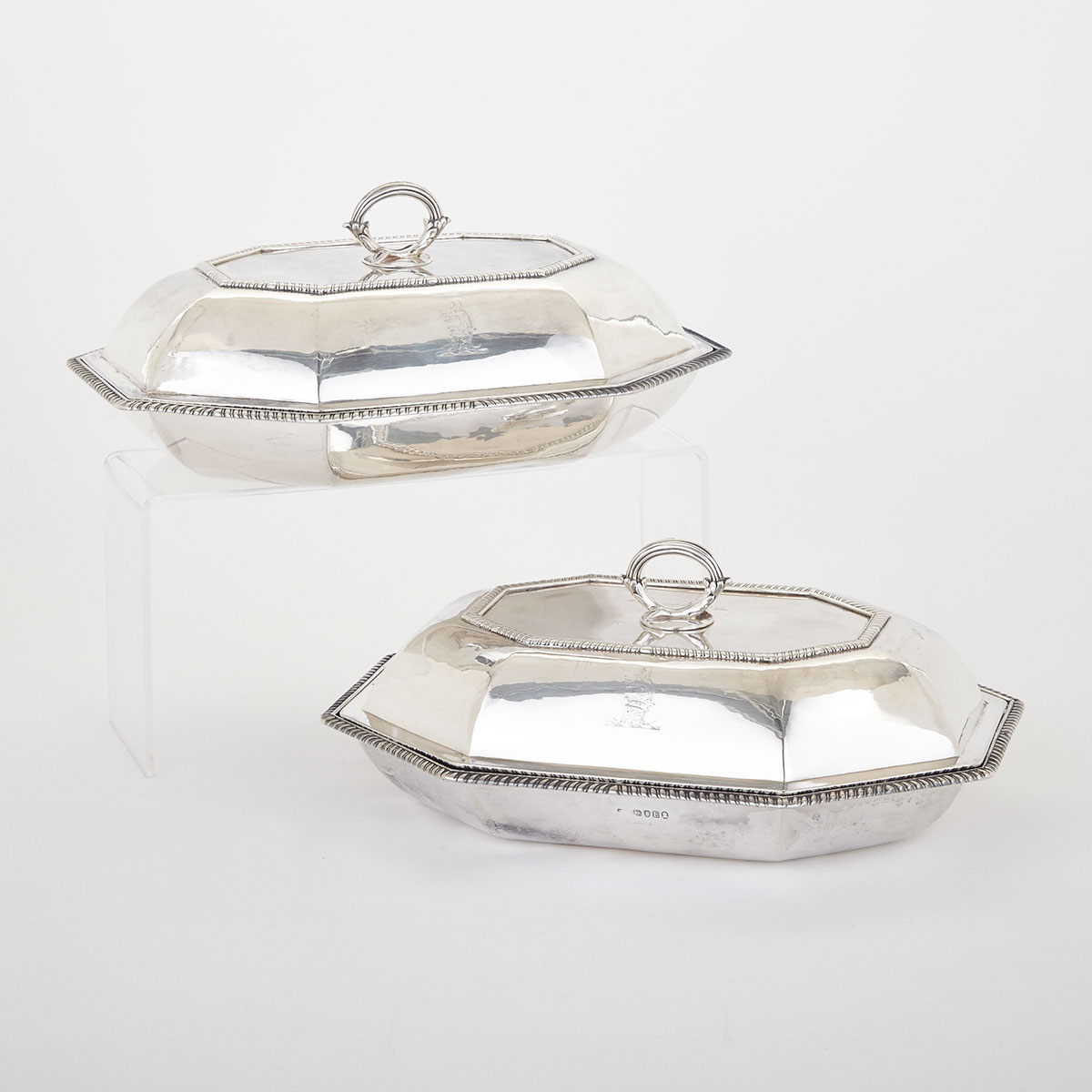 PAIR OF GEORGE III SILVER COVERED ENTRÉE DISHES, HENRY NUTTING, LONDON, 1800 octagonal shape with