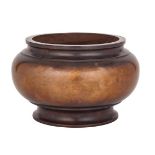 ROUND BRONZE CENSER, XUANDE MARK 宣德款 銅香燻  Fine and heavily cast with a raised foot, six-character