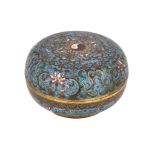 CLOISONNE CIRCULAR TAICHI BOX, EARLY 20TH CENTURY 20世紀早期 掐絲琺瑯太極圓盒  Supported on a straight foot, the