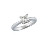 18K WHITE GOLD RINGset with a princess cut diamond (approx. 1.01ct.), size 7, 4.9 grams, with