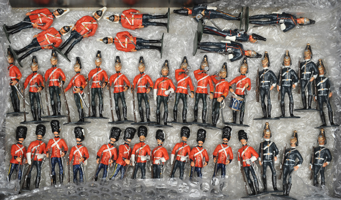 40 white metal soldiers. British army dismounted cavalry, comprising 12 Royal Scots Greys