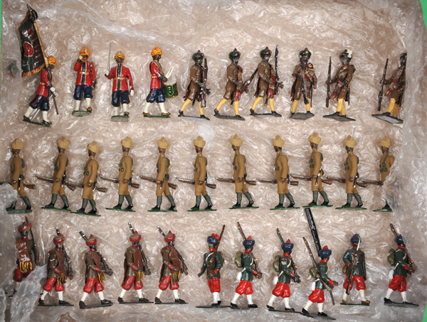 33 white metal soldiers. Indian infantry, comprising – Ludhiana Sikhs, Officer, colour bearer,