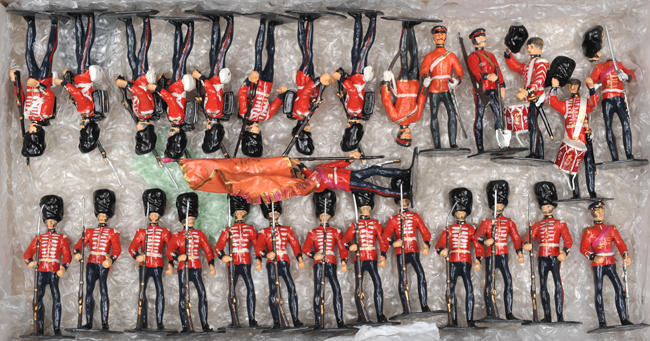 28 white metal soldiers. British army Crimean period foot guards, comprising a standard bearer, 2