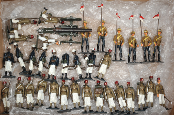 32 white metal soldiers. 6 British Lancer Troopers, dismounted with lances, in foreign service