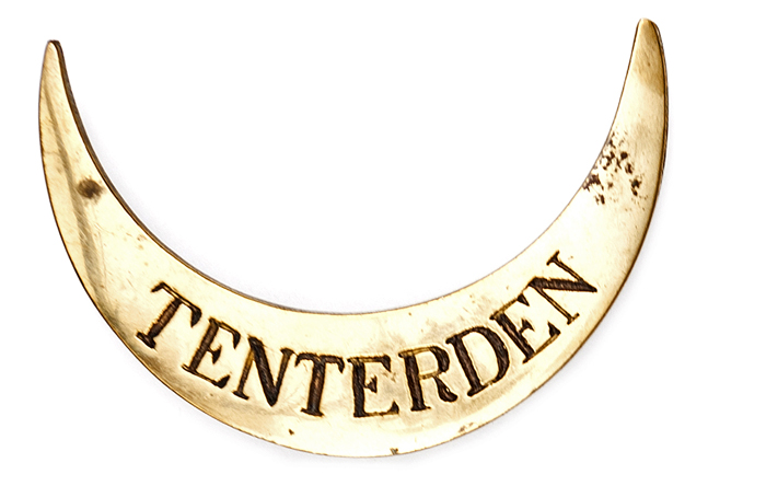 A set of 3 cast brass badges of the Tenterden Volunteers, a crescent shaped cap badge inscribed “ - Image 2 of 3