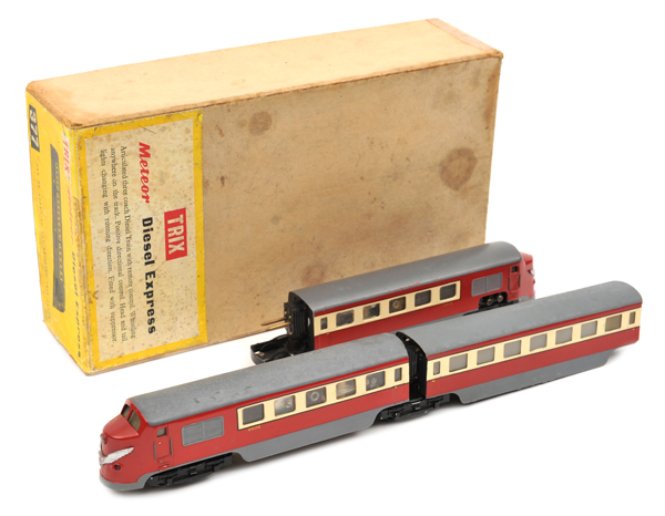 TRIX HO gauge Meteor Diesel Express (377). Comprising a German style 3-car articulated set, a