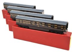 4 rare TRIX OO gauge bogie coaches, produced only in 1939. All part of the formation of ‘The