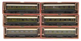 6 TRIX OO gauge Southern Railway bogie passenger coaches. 2 1st class, both RN 12232 and 2 3rd class